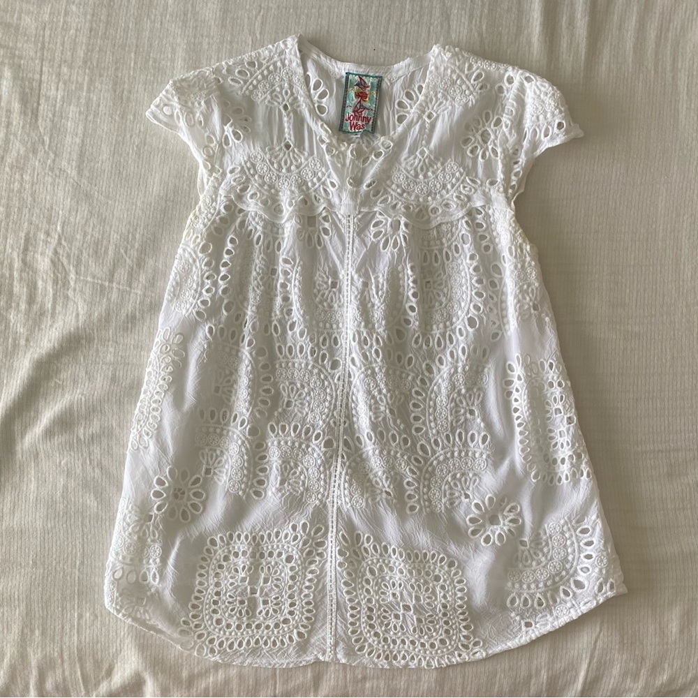 Johnny Was white cap sleeve eyelet blouse, size small